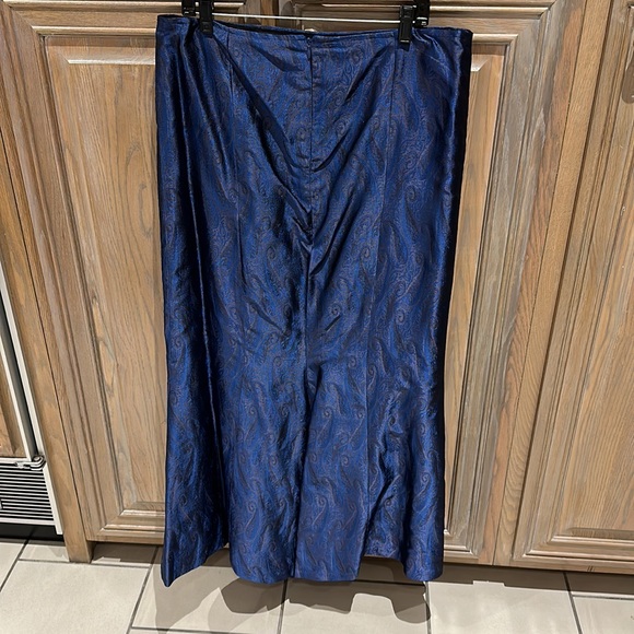 Paisly Silk Skirt - Picture 5 of 7